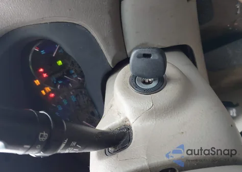 2010 Toyota Sienna Le z USA, uszkodzony, nr VIN 5TDKK4CC3AS334084